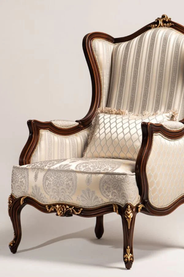 Aurelia Classic Sofa Set